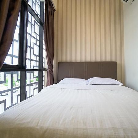 Crystal Garden Hotel Seri Kembangan Buitenkant foto