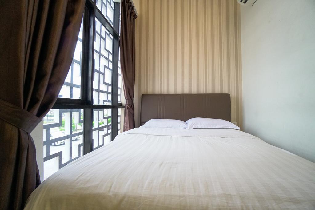 Crystal Garden Hotel Seri Kembangan Buitenkant foto