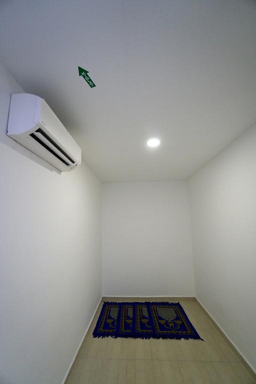 Crystal Garden Hotel Seri Kembangan Buitenkant foto